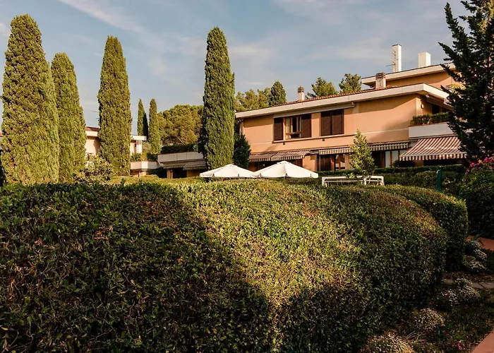 Poggio Golf Chianti Firenze מלון דירות