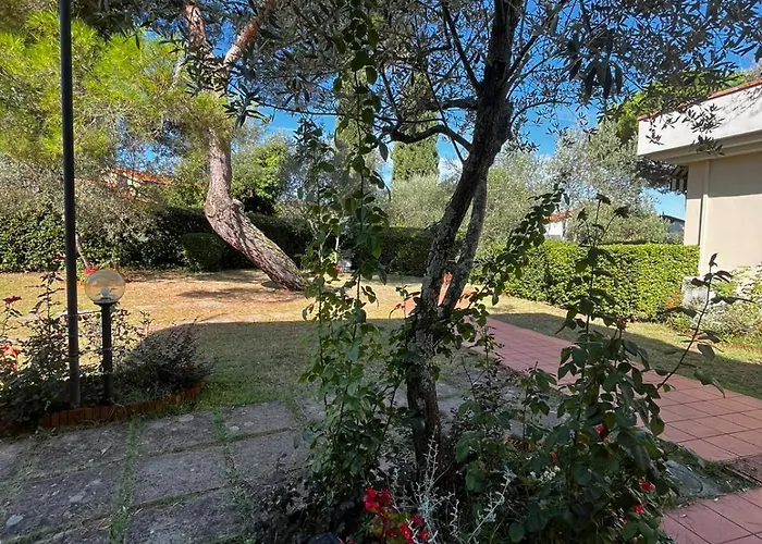 Poggio Golf Chianti Firenze מלון דירות
